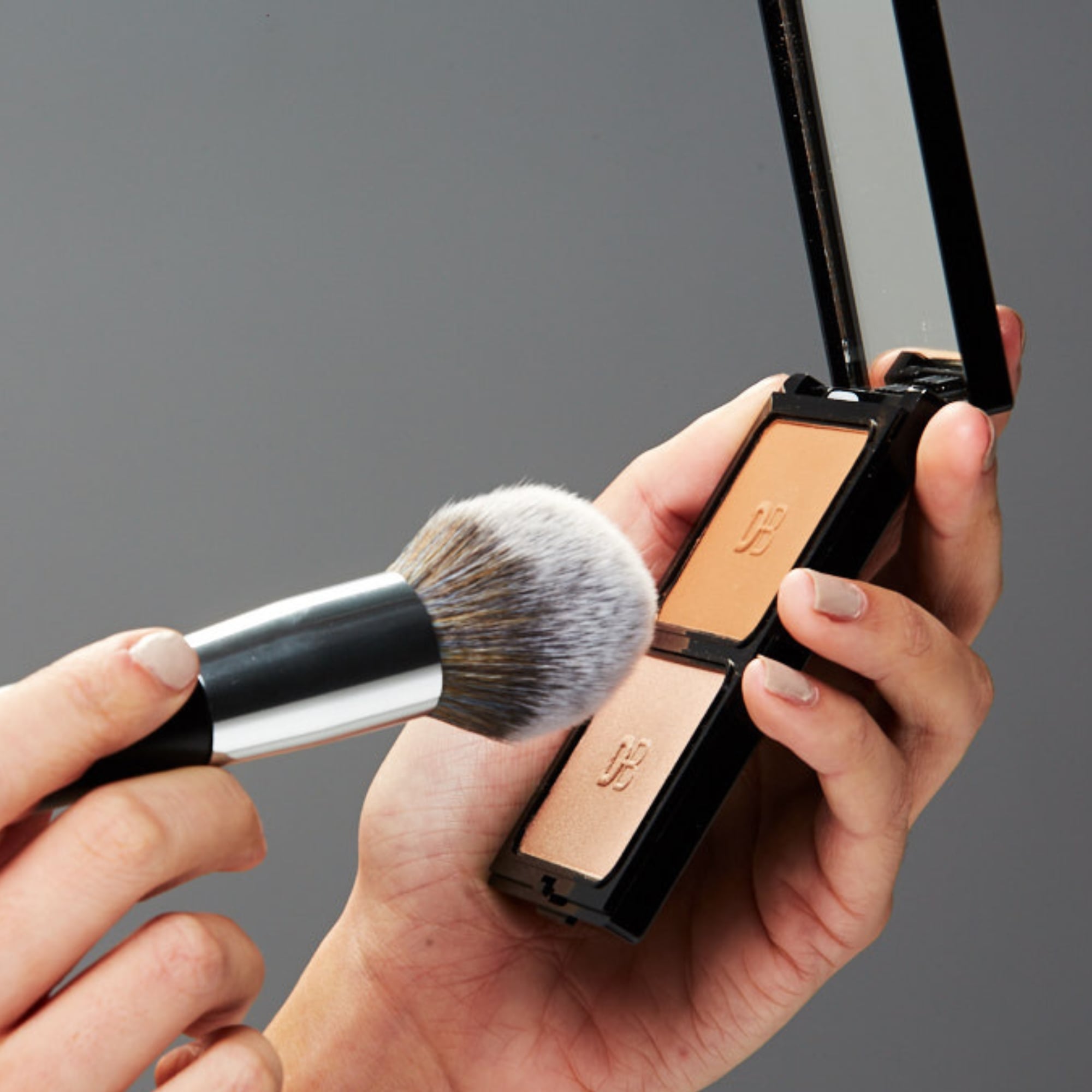 Brilliant Skin Bronzer & Illuminator Duo (Bronze Glow) | DB Cosmetics | Lifestyle 01